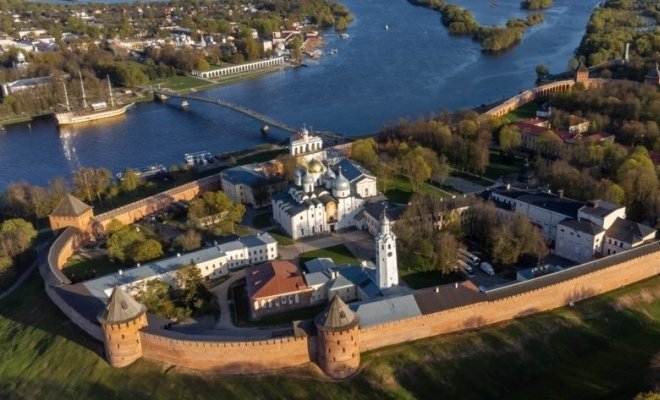 Кремль улыбается