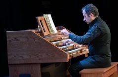 Два Ушакова за одним органом