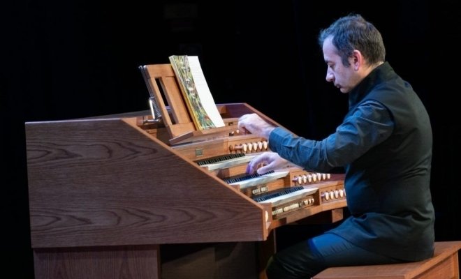 Два Ушакова за одним органом