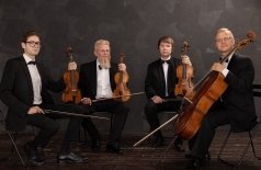 Марш, песня, танец