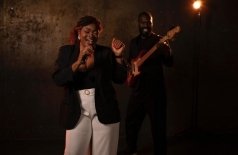 Винтажный джаз на панорамной крыше при свечах