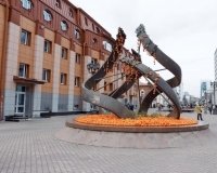 В Екатеринбурге появился новый арт-объект из хурмы.