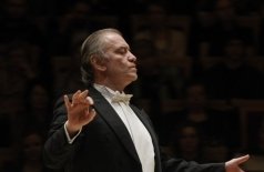 Объединеённый симфонический оркестр МТ и БТ, дирижёр — Валерий Гергиев