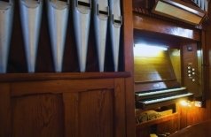 Орган и саксофон при свечах. Времена года и топовые саундтреки