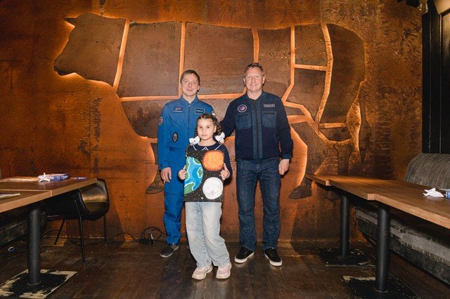 В Екатеринбурге звезды стали ближе к детям.