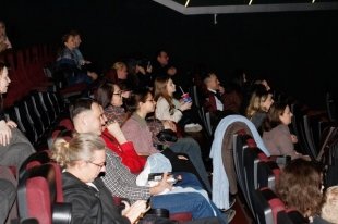 Актриса Альбина Кабалина представила музыкальную комедию «Королёк моей любви» в Казани