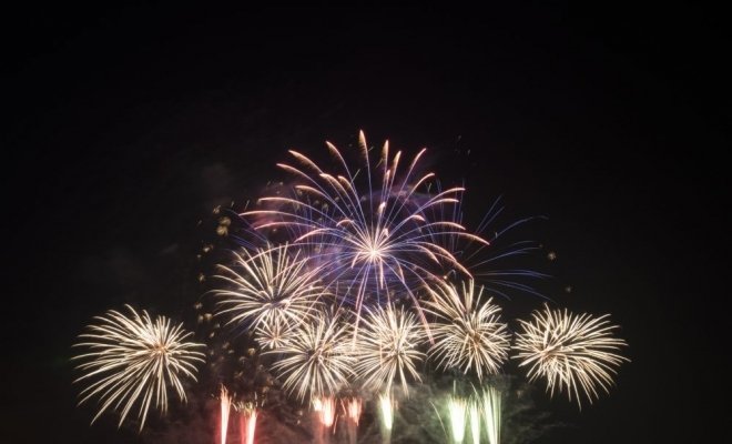 Круиз на салют 9 Мая