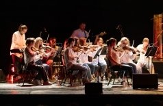 Rock Voice Orchestra. Хиты Queen с голосом Фредди Меркьюри