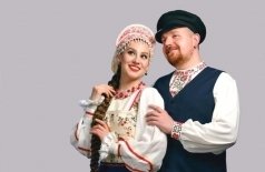 Уральский народный хор. Под веткой душистой сирени
