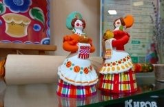 Роспись дымковской барыни