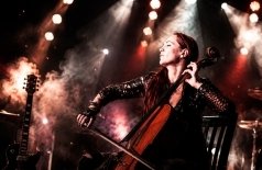 Лена Тэ и Старая школа. Виолончель в храме рок-н-ролла