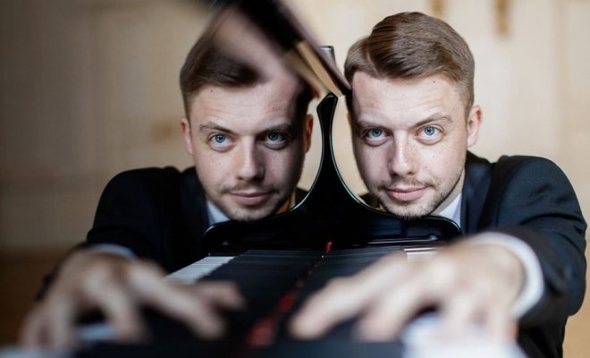 Рояль в темноте