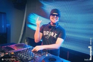 DJ Roman Kitaezz (D-club)