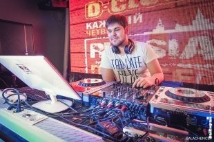DJ Roman Kitaezz (D-club)