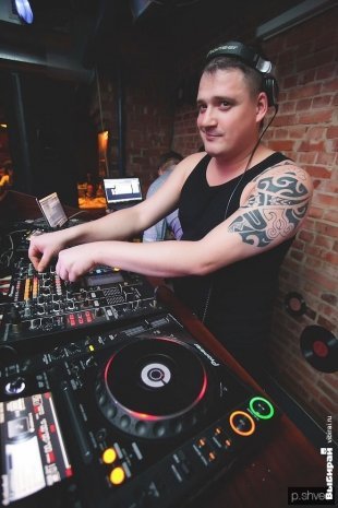 DJ Strelok & DJ Ёж (ресторан "Товарищ") 