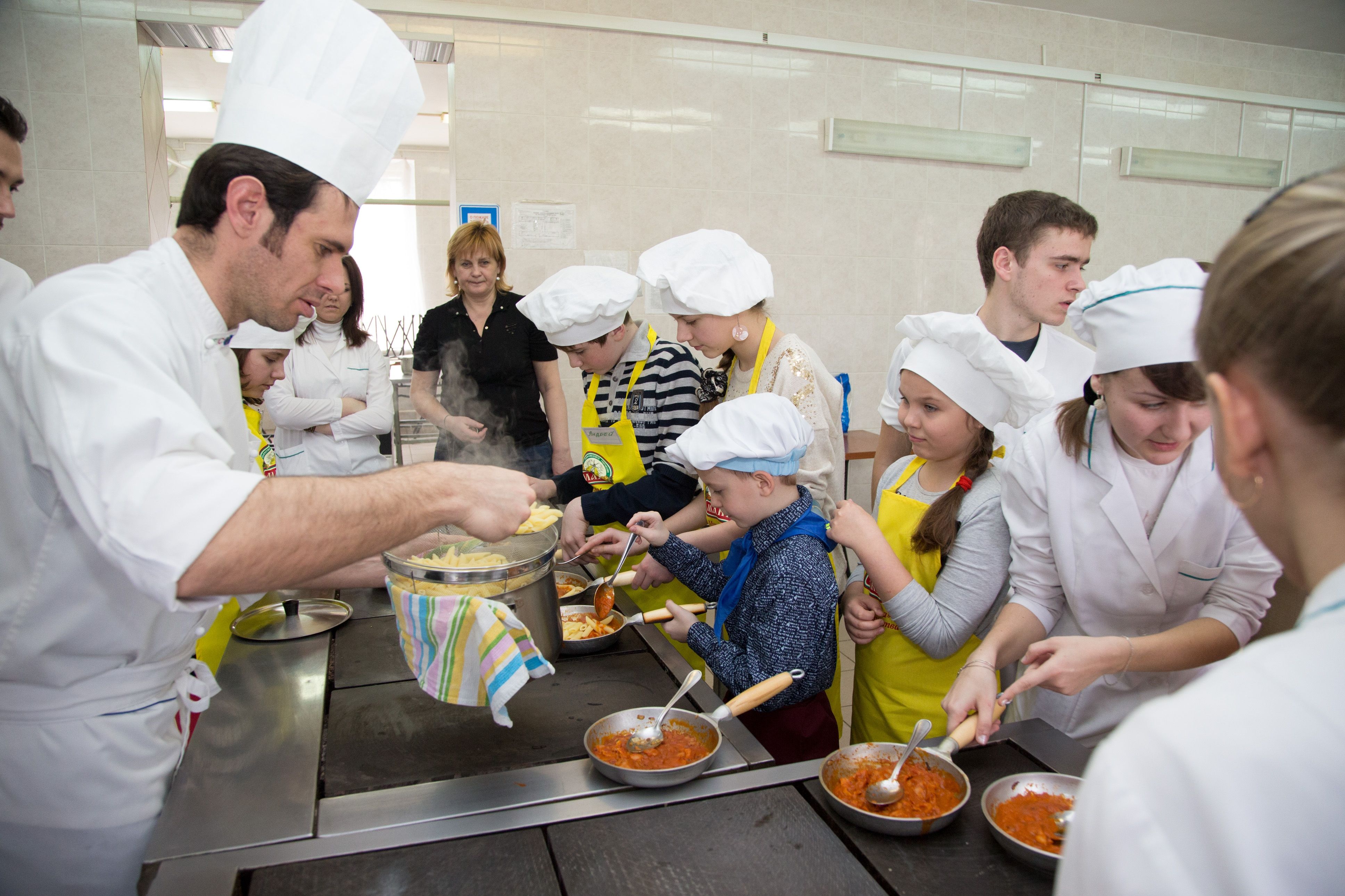 Chef волгоград. Волгоградский колледж ресторанного сервиса и торговли, Волгоград. Колледж ресторанного сервиса и торговли Волгоград логотип. Колледж ресторанного дела Волгоград.