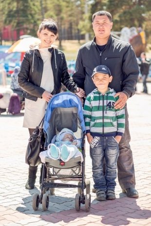 Владимир и Лариса с детьми Анатолием и Димой