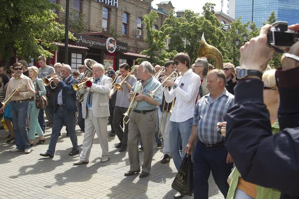 По Кировке с оркестром 