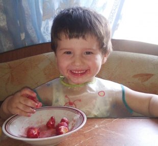 Костя Титов, 2 года: «Пробуем урожай»