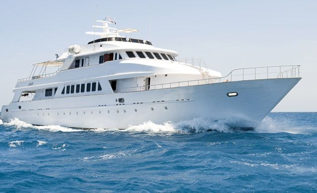 Гребем под небом голубым