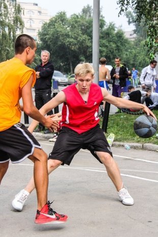 «Оранжевый мяч» в Екатеринбурге собрал более 500 участников