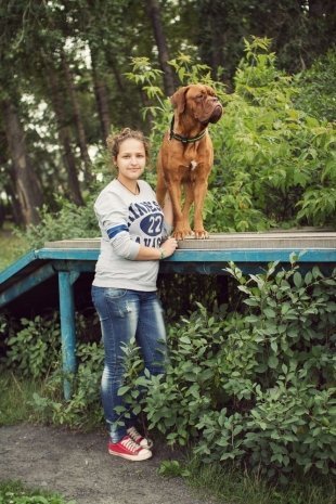 Адигамова Алина, 16 лет, дрессировщик. Собака: бордосский дог. «Я бы хотела уметь разговаривать с животными, чтобы быстрее находить общий язык. Ну, и собака чтобы тоже умела разговаривать».