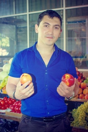 Артур Чакалов,  26 лет,   Фрукты - ценные продукты! Нектарин – это вовсе не гибрид персика и сливы, а подвид персика с гладкой кожей. 