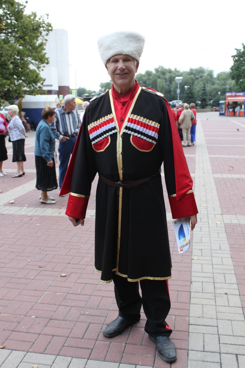 Владимир Григорьевич, 59 лет Пенсионер Очень люблю динамичные казачьи и украинские танцы. А вот вальс, к сожалению, мне так и не дался.