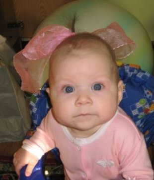 Лера Чемякина (на фото 6 мес.)