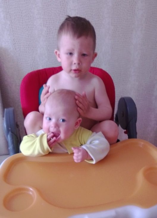 Марат (2 года 5 месяцев) и Артур (10 месяцев) Кирпищиковы