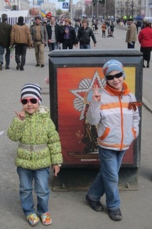 Григорий (7 лет) и Анна (4 года)