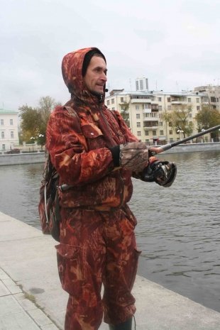 Александр, сварщик: – Занимаюсь спортом – бегаю по утрам. К тому же рыбалка закаливает организм. И главное, одеться правильно, чтобы было ни холодно, ни жарко.