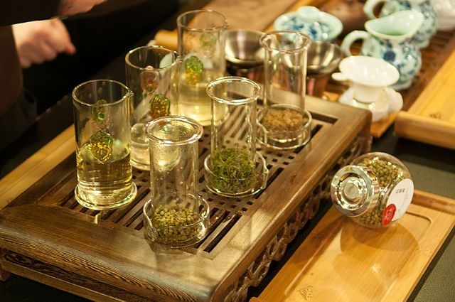 В Челябинске открылся чайный бутик и ночная чайная Two Tea