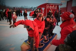 Олимпийский огонь на заводе Coca-Cola Hellenic в Екатеринбурге