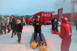 Олимпийский огонь на заводе Coca-Cola Hellenic в Екатеринбурге