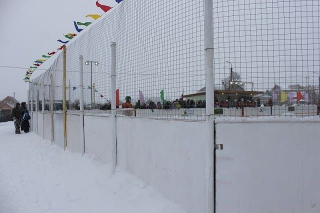 В Нагаево открыли новую хоккейную коробку