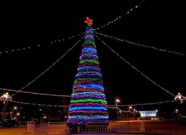 Городские гуляния в новогоднюю ночь
