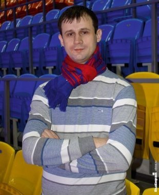 Дмитрий, 28 лет (диспетчер нефтепроводного транспорта, фанат ХК «Сокол»): «Практически всё лето работаю без выходных, чтобы в течение сезона было больше возможности выезжать с командой на гостевые матчи». 