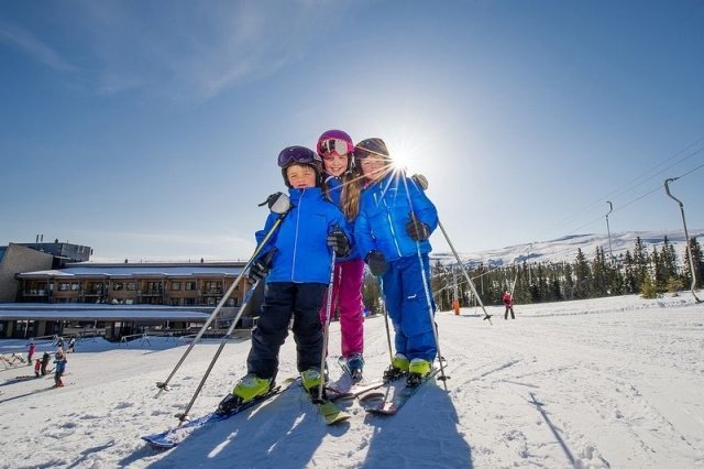 Растим чемпиона: Каким зимним видам спорта обучают детей в Казани