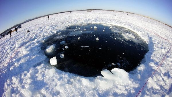 На озере Чебаркуль снова ищут осколок челябинского метеорита