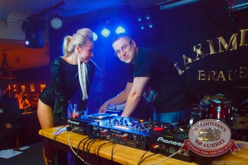 «Дыхание ночи»: Dj Роман Жуков в «Максимилианс»