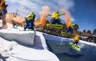 Аква-шоу Red Bull Jump & Freeze