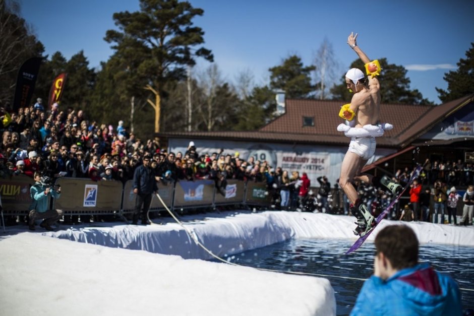 Аква-шоу Red Bull Jump & Freeze