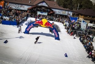 Аква-шоу Red Bull Jump & Freeze