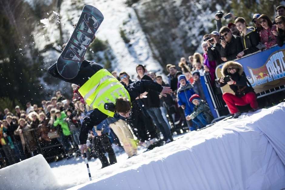 Аква-шоу Red Bull Jump & Freeze