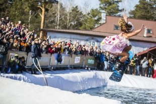 Аква-шоу Red Bull Jump & Freeze