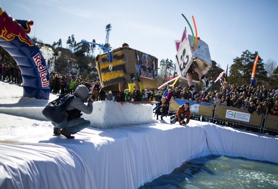 Аква-шоу Red Bull Jump & Freeze