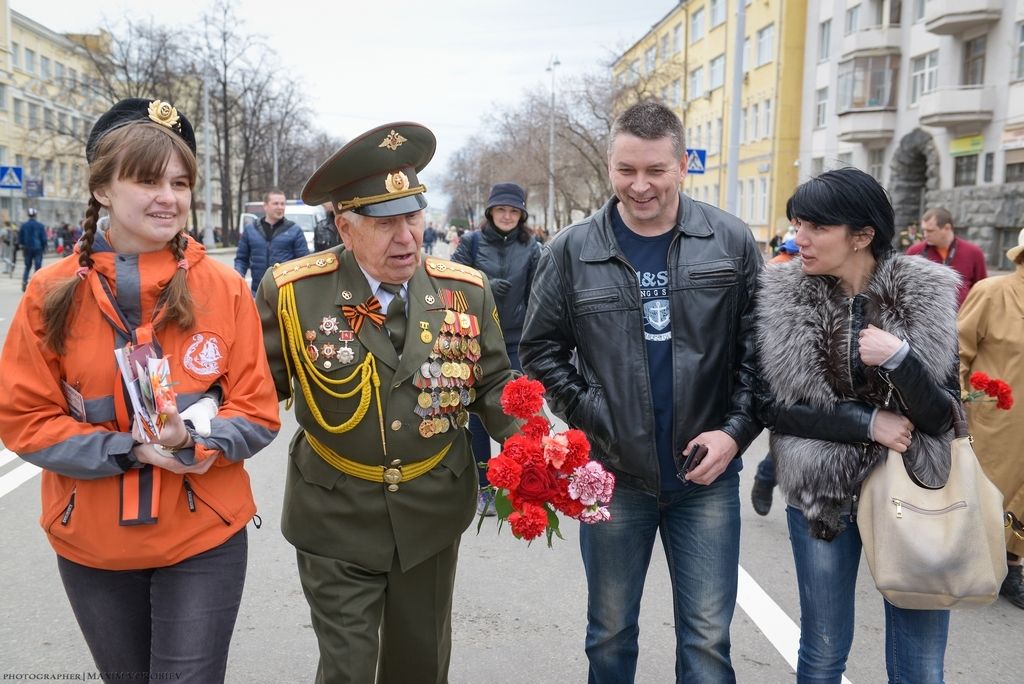 Победы свердловский. День Победы ЕКБ. 9 Мая Екатеринбург. 9 Мая в Екатеринбурге фото. Екатеринбург май.