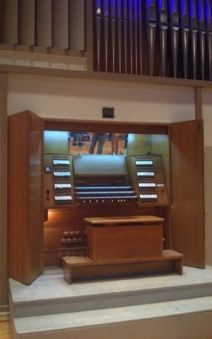 Филармония: орган вблизи, можно было даже сделать органолук в зеркало инструмента, но мы постеснялись