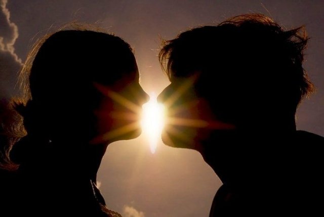 В Красноярске объявляется конкурс поцелуев!